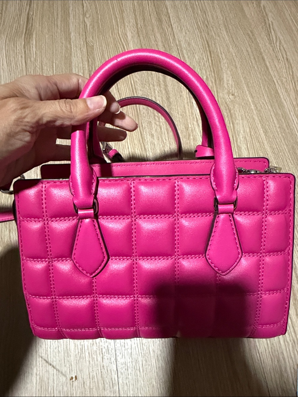 Michael Kors Sheila Dragonfruit Satchel NWT - Picture 6 of 16